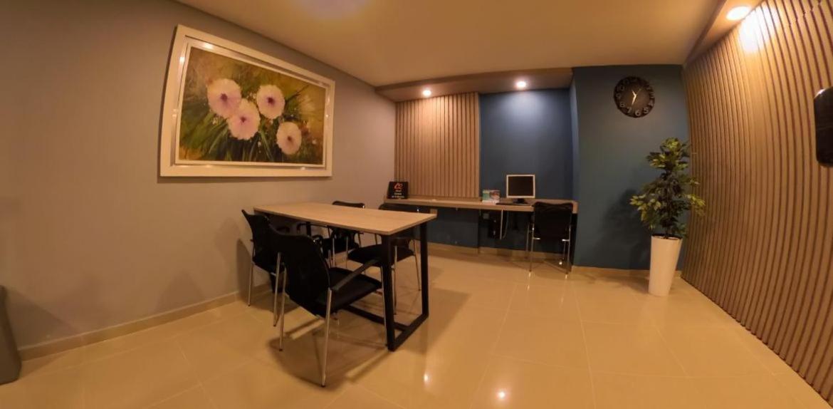 Hotel Quinta De Cabecera Bucaramanga Esterno foto